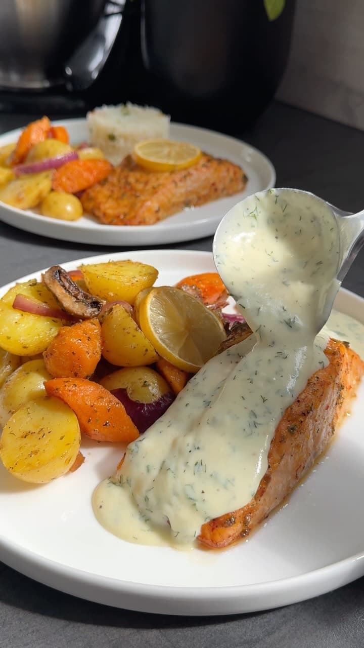 Oven-Baked Salmon with Vegetables & Lemon-Dill Mustard Sauce